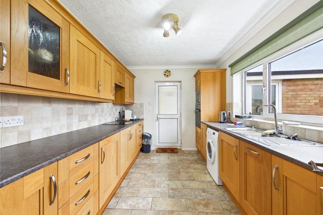 6, Chaplin Road, Colchester photo 2