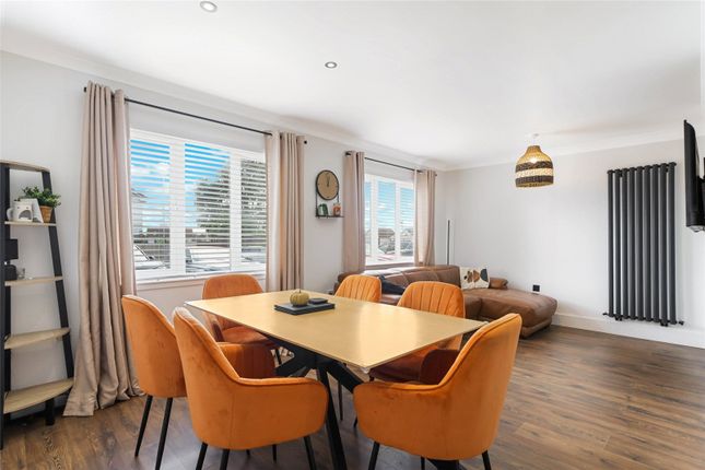 2, Balveny Avenue, Glasgow photo 4