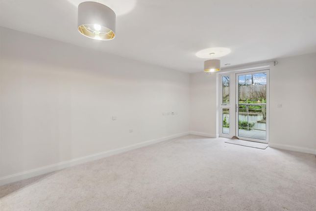 24 Wayfarer Place, The Dean, Alresford photo 2