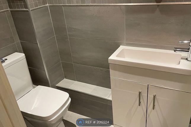Flat, Bartholomew Court High Street, Waltham Cross photo 2