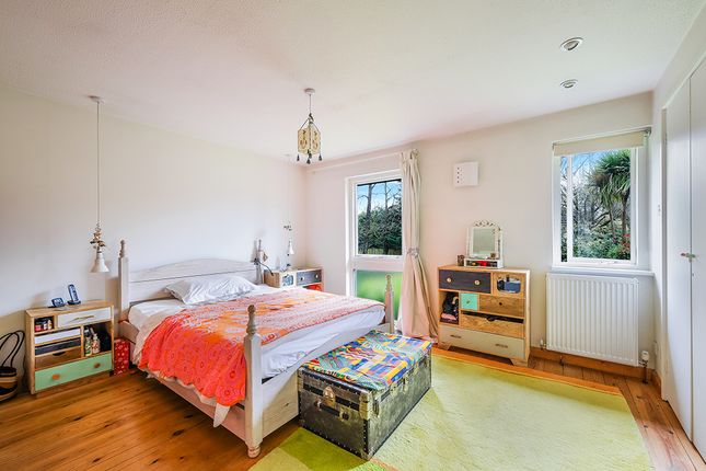 Terraced house for sale in Chiltern Close, Croydon