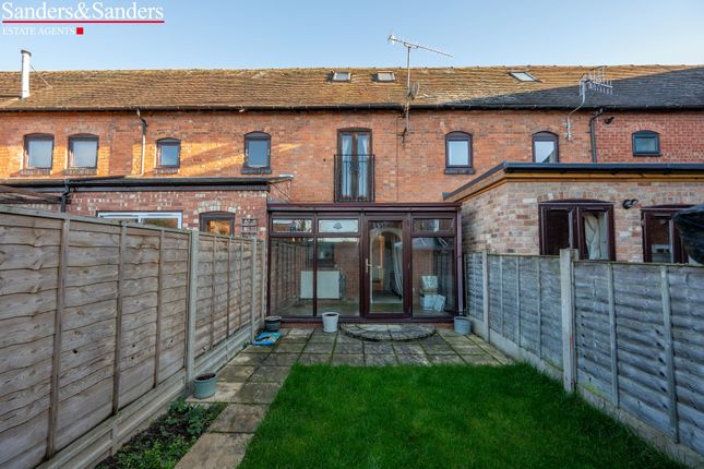 5 Saxonfields, Alcester photo 2