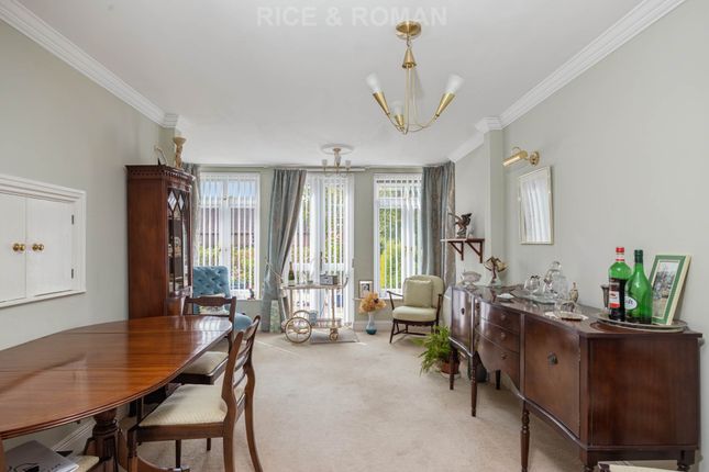 15 Mytchett Heath, Camberley photo 4