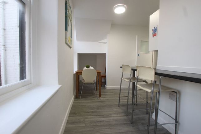 Room 5, 4A, St. Aldate Street, Gloucester photo 5
