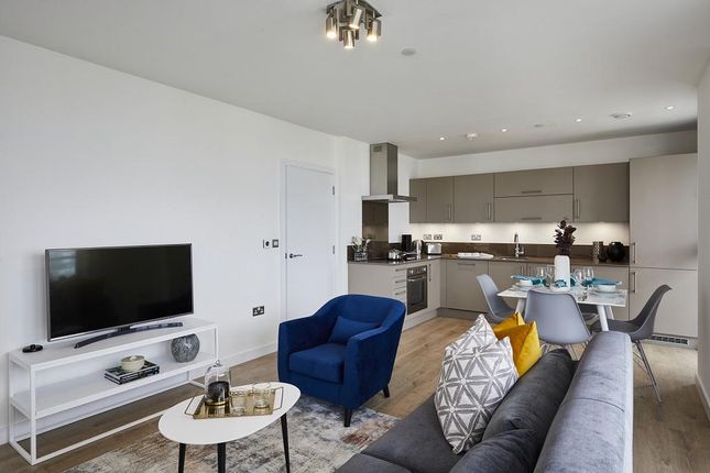 Thumbnail Flat to rent in Radial Avenue, London E14, London,