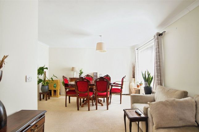 8, Pocklington Close, London photo 3