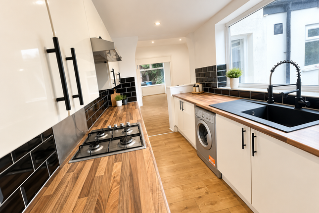 4 Florence Avenue, Hull photo 3
