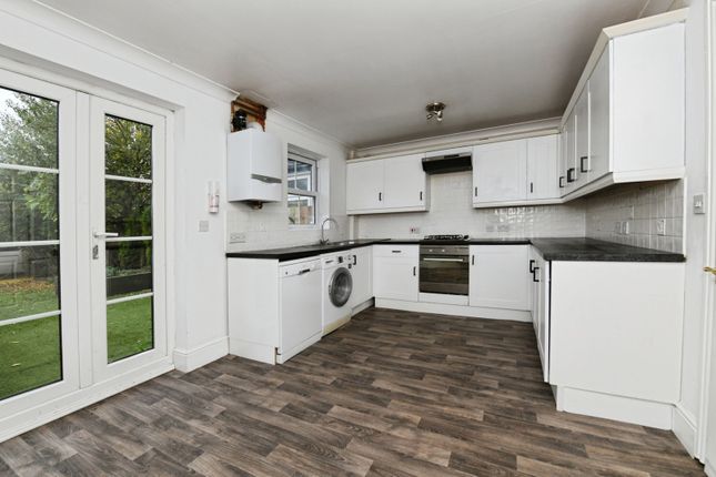 65, Mary Ruck Way, Braintree photo 2
