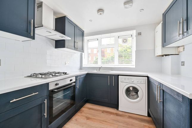 Flat to rent in St Marys Road, Nunhead, London