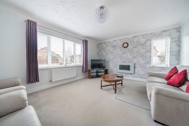 27, Balmoral Way, Spalding photo 3