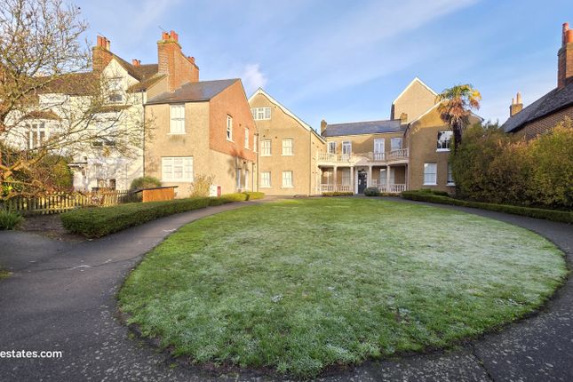 1 Bed Flat For Sale St. Marthas Court, Wood Street, High Barnet En5