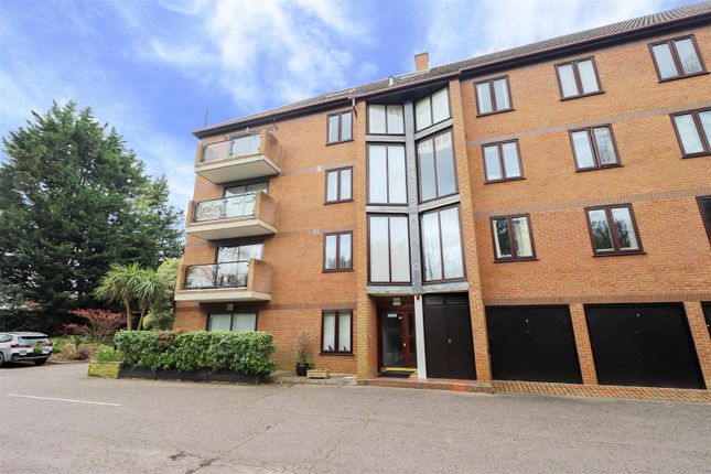 Flat for sale in Winslow Close, Eastcote, Pinner