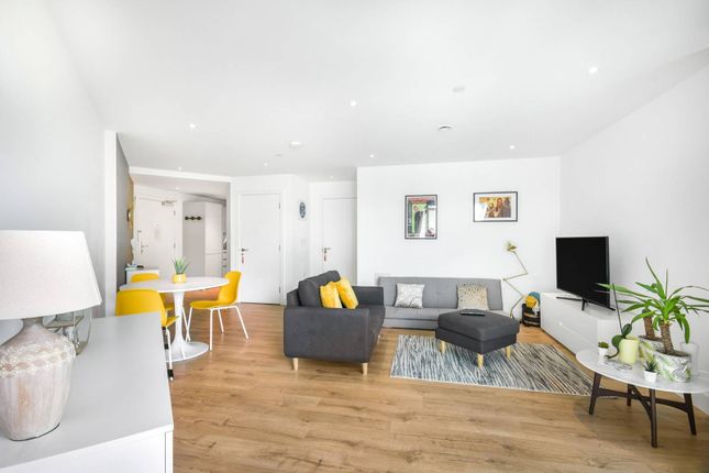 Thumbnail Flat to rent in Churchyard Row, Elephant And Castle, London