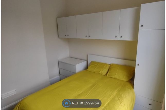 Room, Crescent Road, Ipswich photo 4