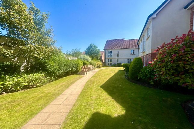31 Burlington Court, Gordon Road, Bridlington photo 2