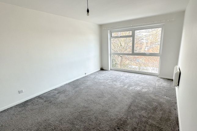 Flat 9 Brodie House, Harcourt Avenue, Wallington photo 5
