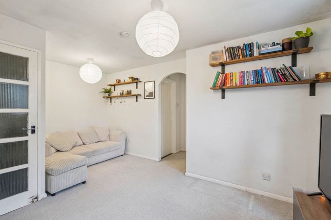 56b Southwold Road, Watford photo 3