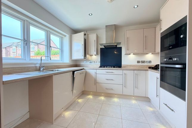 12 Howgate Drive, Scarborough photo 2