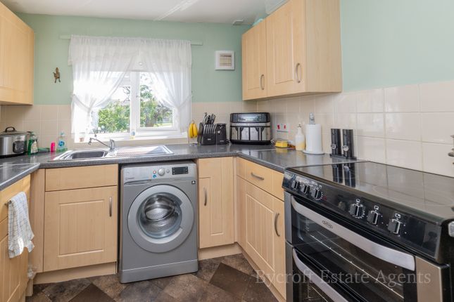 59, Spexhall Way, Lowestoft photo 2