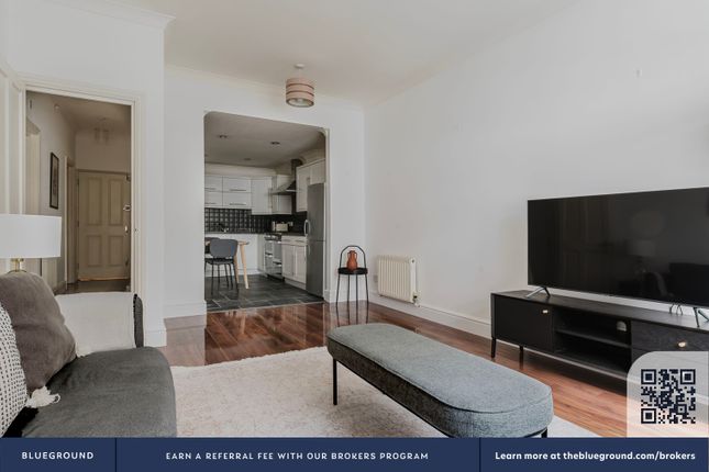 20, Plumbers Row, London photo 4