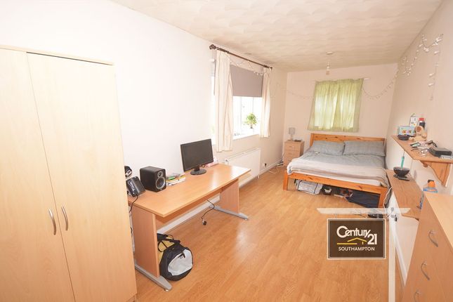 Woodside Road, SOUTHAMPTON photo 5
