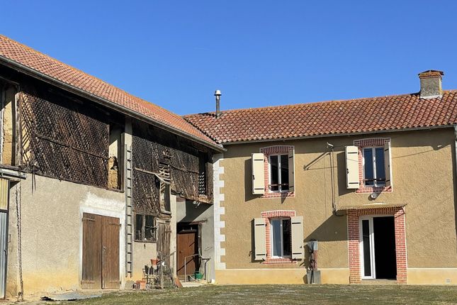 Farmhouse for sale in Trie-Sur-Baise, Midi-Pyrenees, 65220, France