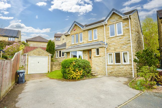 Thumbnail Detached house for sale in Hawthorne Way, Shelley, Huddersfield