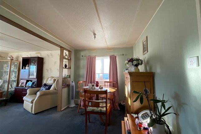 2-bed caravan on The Causeway Broadway Park, Petersfield, £180,000