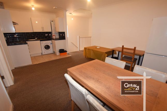 Flat to rent in |Ref: R152327|, Burgess Road, Southampton