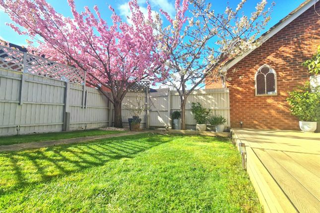 Chapel Close, Rushden photo 2