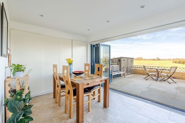 May Cottage, Cirencester photo 2