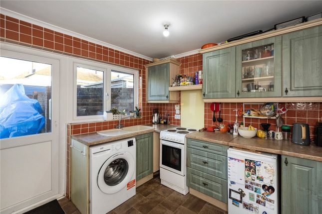 2, Dormans Close, Surrey photo 3