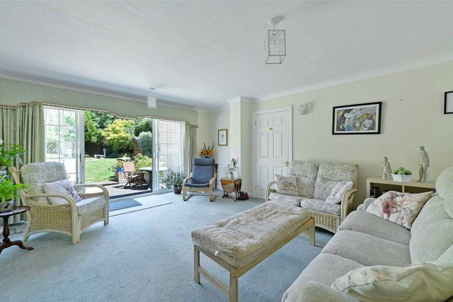 12, Hollycombe, Egham photo 4