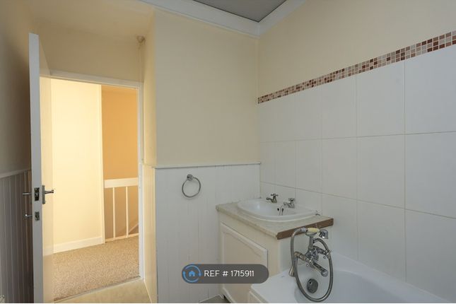 Flat, St Catherines Hill Marlow Drive, Christchurch photo 5