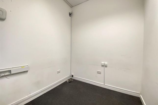 Thumbnail Property to rent in High Street, West Bromwich