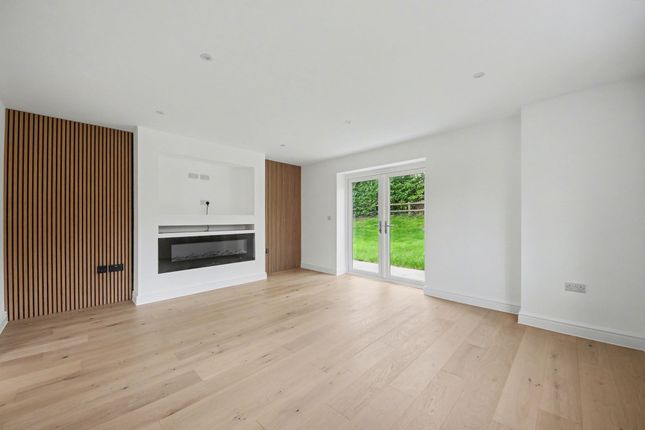 Bourne View, Trampers Lane, Fareham photo 4