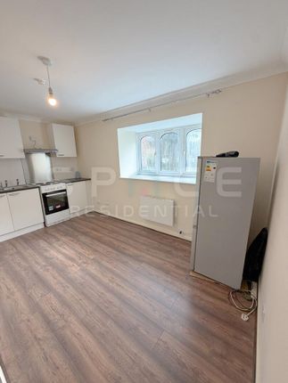 48, Burrell Close, Edgware photo 4