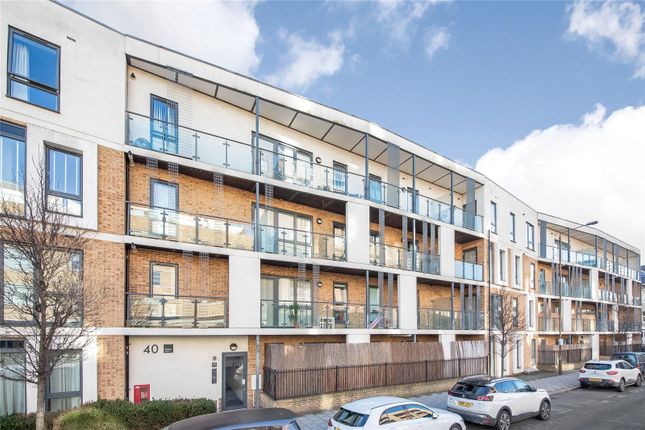 Thumbnail Flat for sale in Greenwich High Road, Greenwich