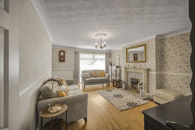 22, Pine Tree Way, Treharris photo 4