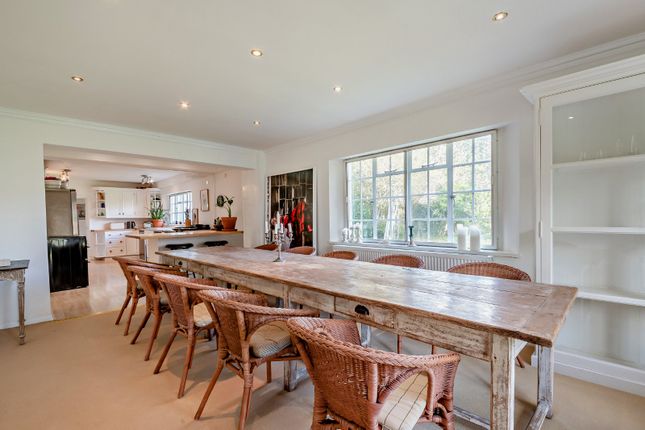 Delamere House,, Folly Road, Hungerford photo 3