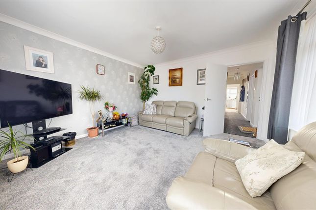 11, Rex Lane, Weymouth photo 2