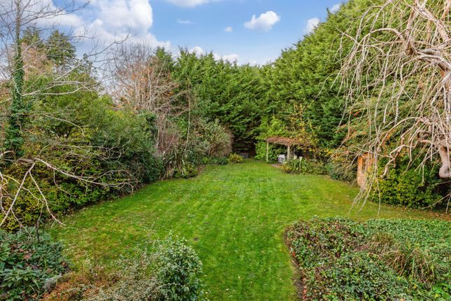 Hollymount,, Parsonage Lane, Farnham Common photo 3