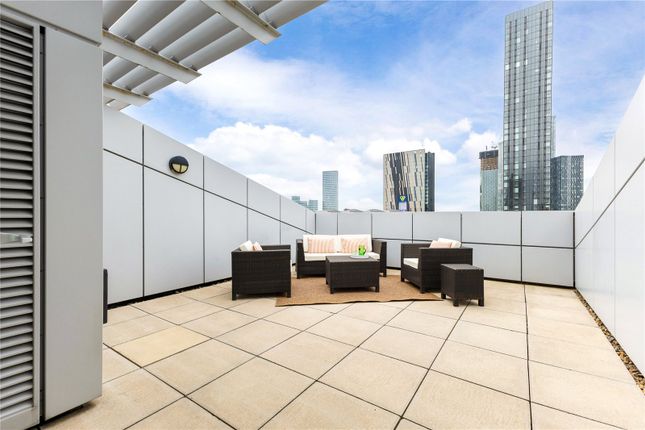 Flat A 8-2,, Great Northern Tower, Manchester photo 2