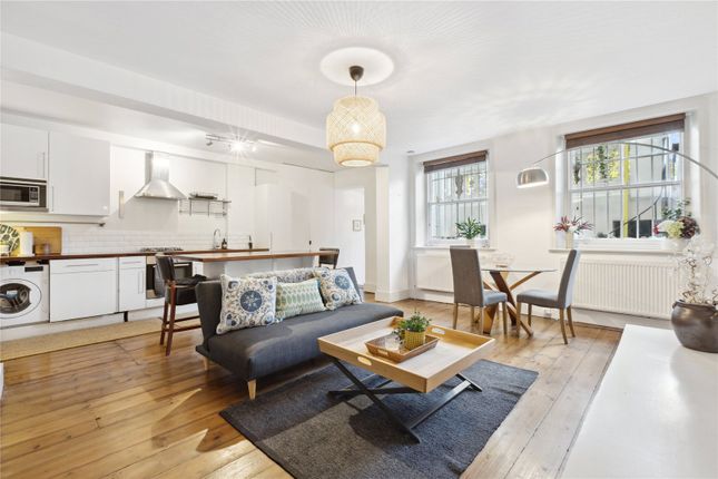 Thumbnail Terraced house for sale in Clapham Common South Side, London