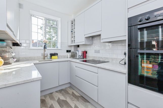 55, Stoneygate Court, Leicester photo 4