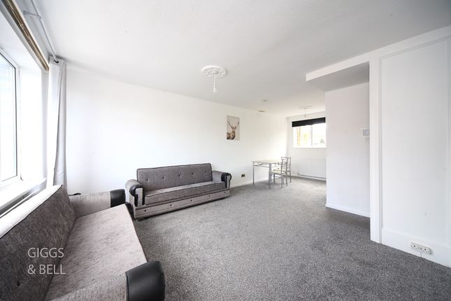 80 Tenby Drive, Luton, Bedfordshire photo 3
