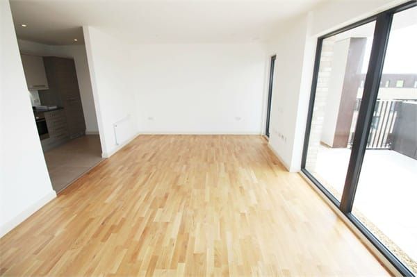Flat 24 Cypress Court, Alpine Road, London photo 4