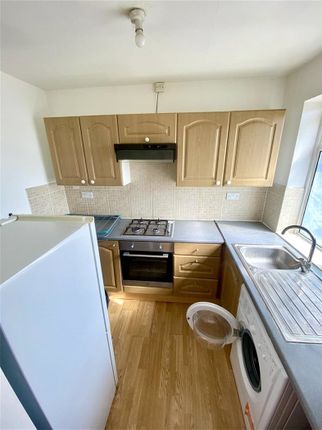 55b, Tokyngton Avenue, Wembley photo 3