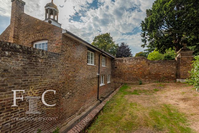 Mews house for sale in Church Lane, Wormleybury Courtyard, Broxbourne