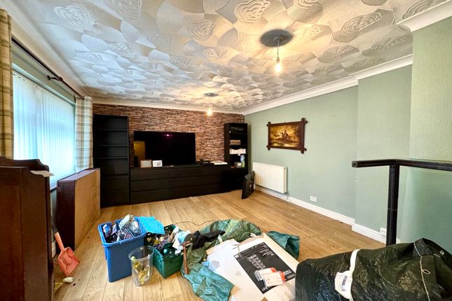 17 Garn Cross, Ebbw Vale photo 2